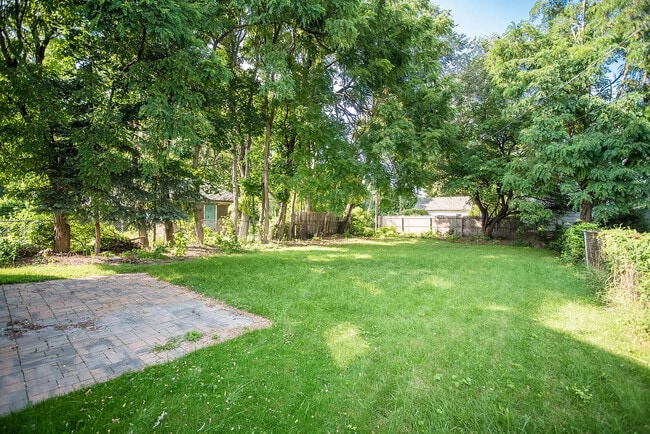 Building Photo - 350 Humboldt St