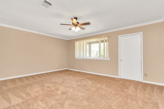 Building Photo - 15616 Weldon Dr