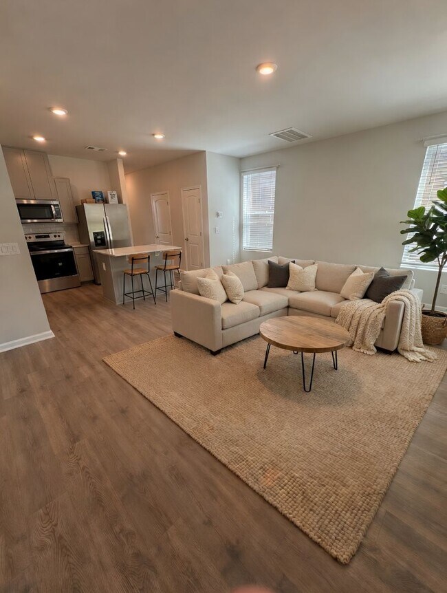 Building Photo - 1406 Walker Wy