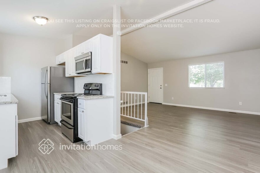 Building Photo - 4895 S Pagosa Cir