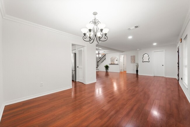 Building Photo - 16815 Memorial Oaks Ln