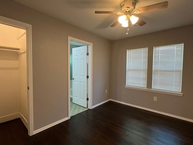 Building Photo - Tulsa: 3 bedroom house On A Private Road