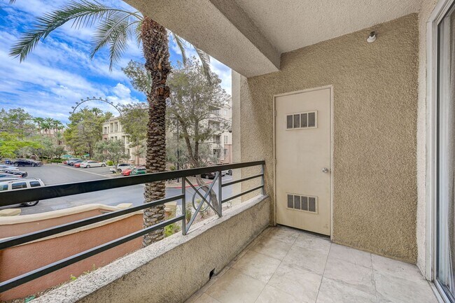 Building Photo - 270 E Flamingo Rd