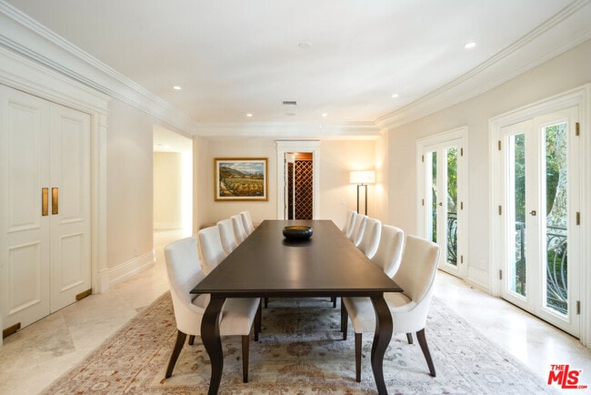 Building Photo - 1350 Benedict Canyon Drive