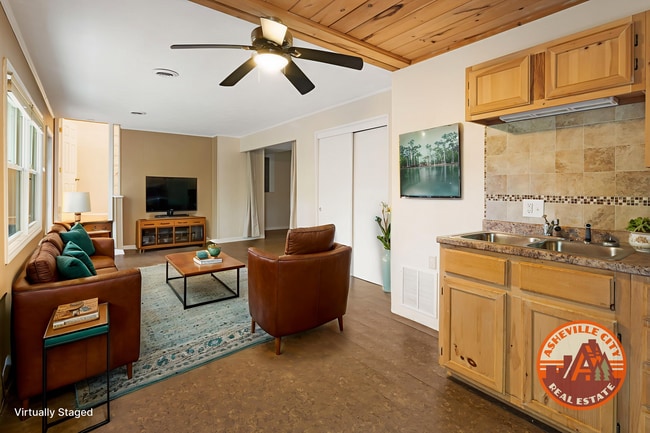 Building Photo - 3-Bedroom Home in North AVL with Studio an...