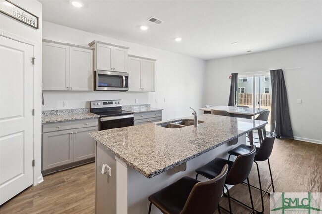 Building Photo - 352 Wedge Cir