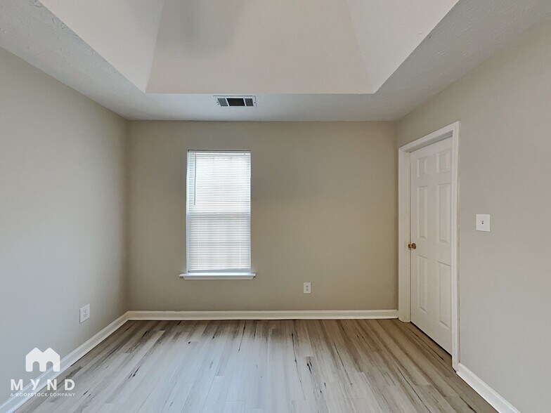 Building Photo - 11190 Knotty Pine Pl