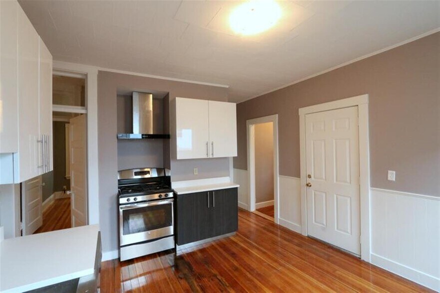 Building Photo - 21 Granite St