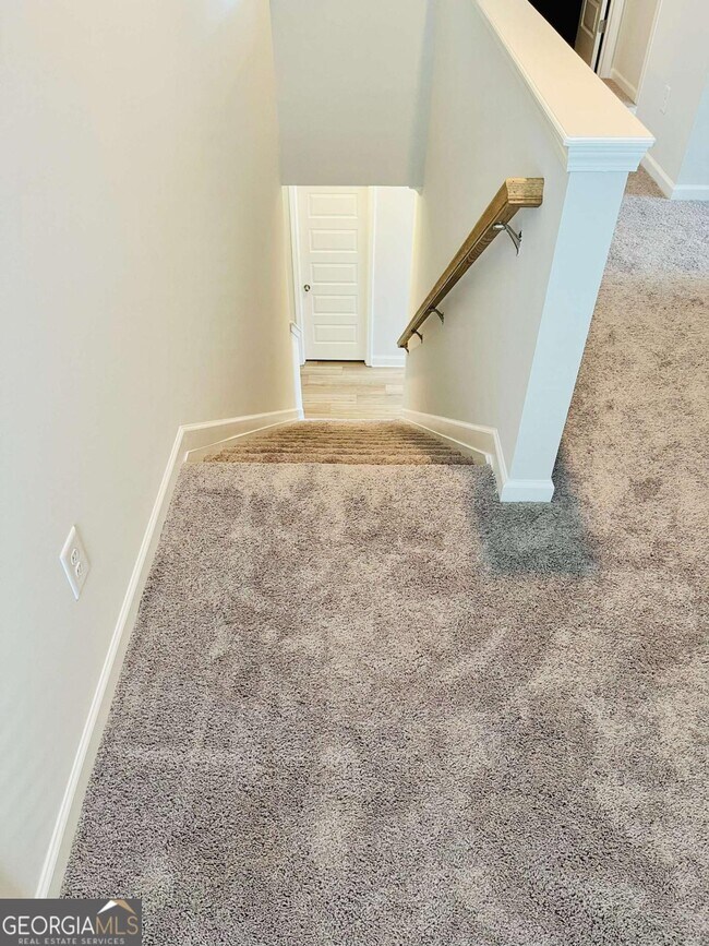 Building Photo - 3030 Westgate Park Dr