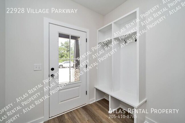 Building Photo - 22928 Village Pkwy