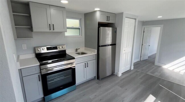 Building Photo - 2105 N Allendale Ave