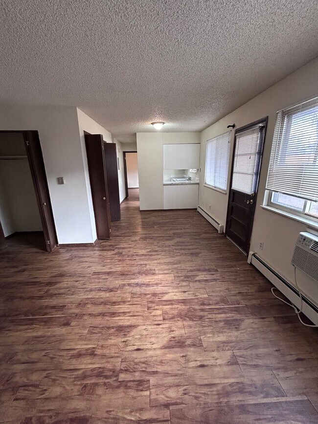 Interior Photo - Dartmouth129 (KC-AM)