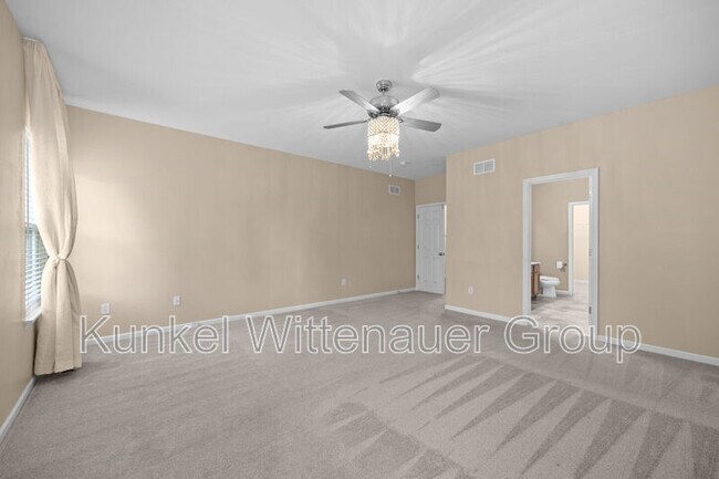 Building Photo - 105 Forest Oaks Dr