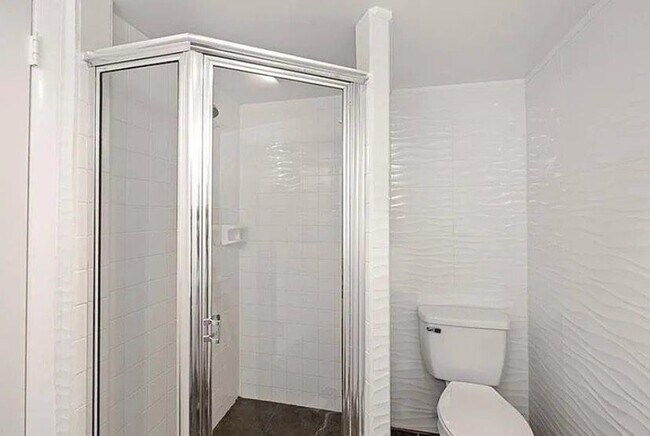 Building Photo - 209 Bobolink Way