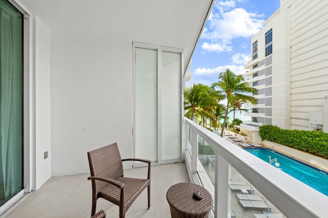 Building Photo - 4441 Collins Ave