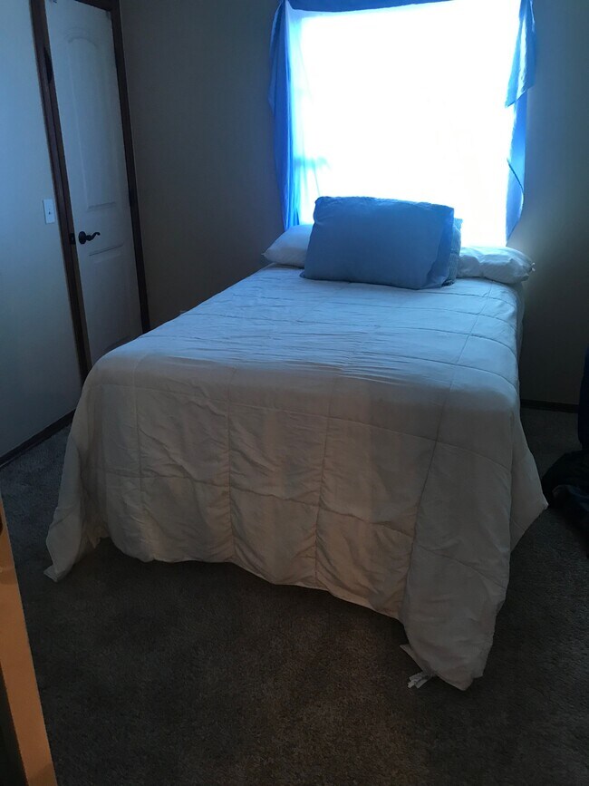 Building Photo - 8 NE 7th St