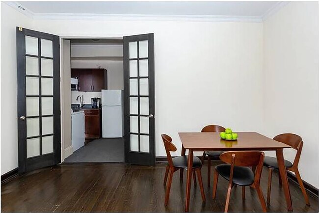 Building Photo - 325 W 57th St
