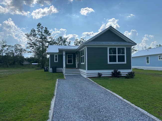 Primary Photo - 534 N Raphael Rd
