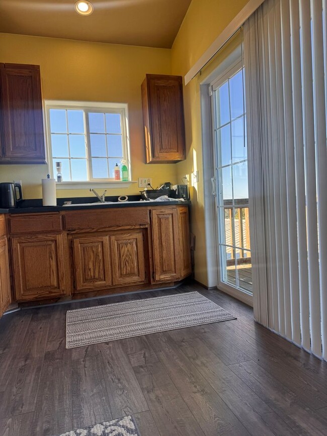 Building Photo - FULLY FURNISHED BUNGALOW WITH GORGEOUS BAY VIEWS! ALL UTILITIES INCLUDED!