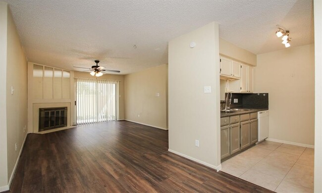 Building Photo - 2120 El Paseo St