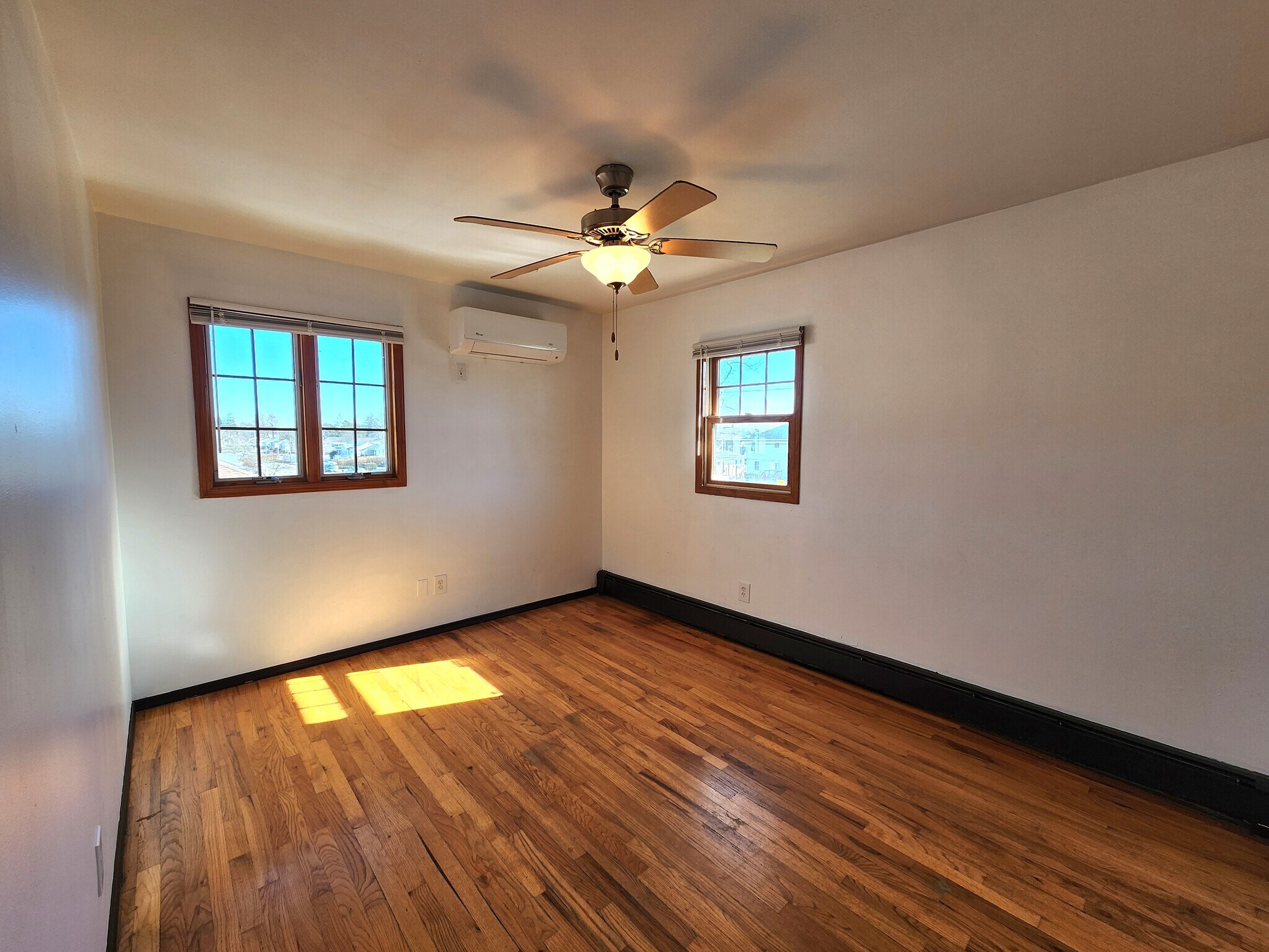 Building Photo - 30 Wilson St