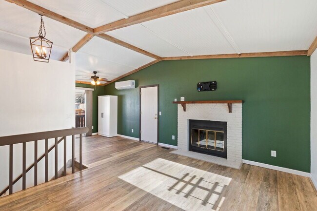 Building Photo - 2020 Independence Dr