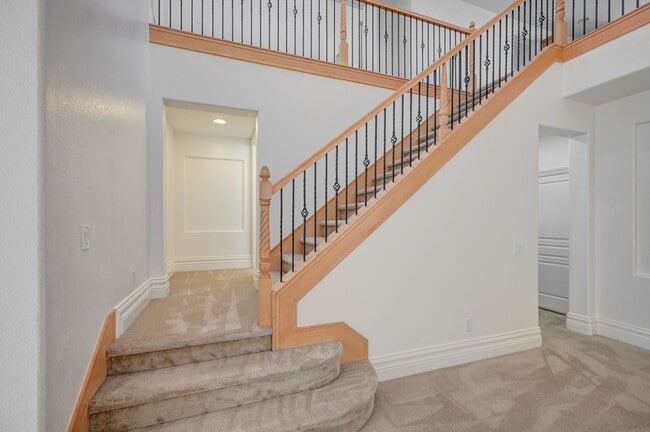 Building Photo - Stunning Rhodes Ranch Four Bedroom