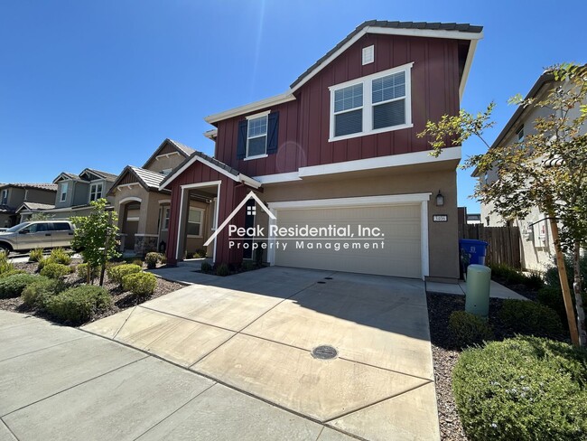 Building Photo - Beautiful Newer Folsom 4bd/2.5ba in Gated Community!