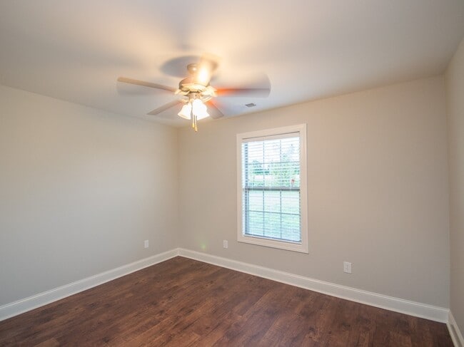 Building Photo - 17846 Sallows Dr