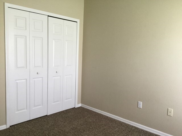 Building Photo - 647 Heraldo Ct