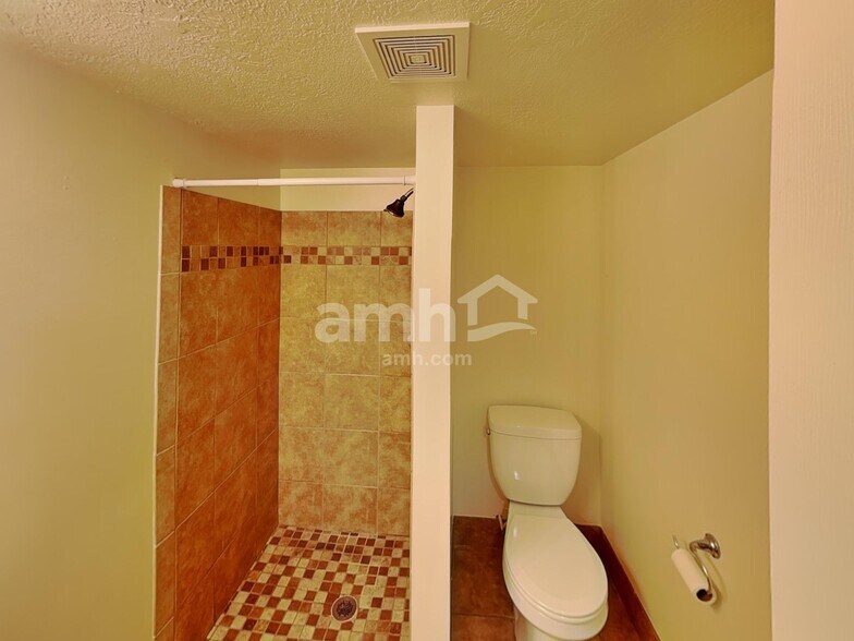 Building Photo - 1871 N 750 W