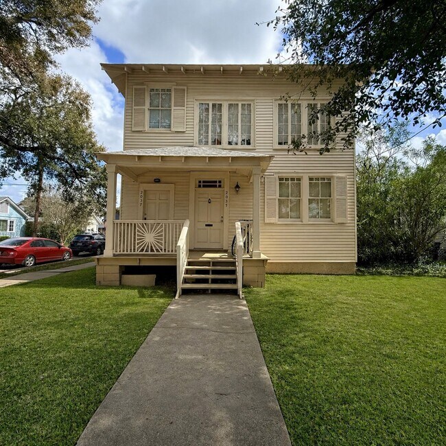 Building Photo - 2035 Joseph St