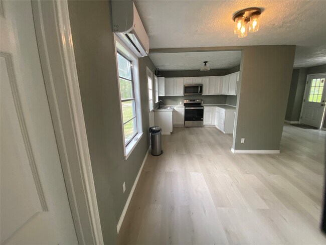 Building Photo - 13068 TX-146