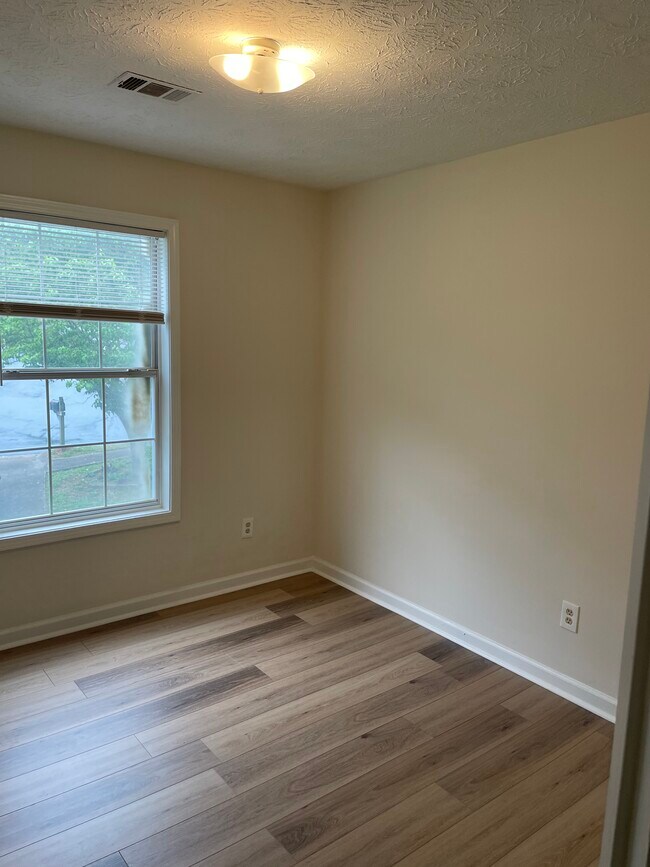 Bedroom two - 407 Leslie Ct