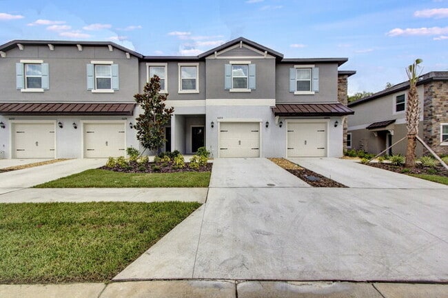 Building Photo - Charming 3-Bedroom Home with 2.5 Baths in ...