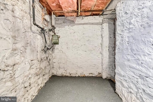 Building Photo - 3027 Walbrook Ave