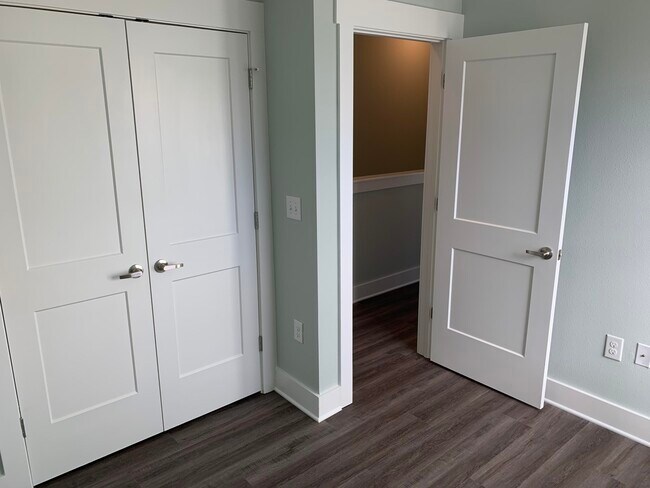 Building Photo - 119 N Sand Palm Rd