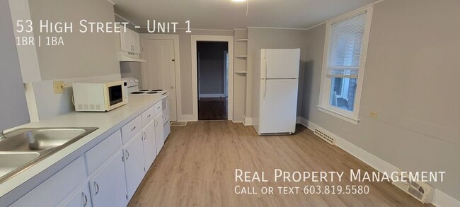 Building Photo - Spacious 1 Bedroom Apartment Near Downtown...