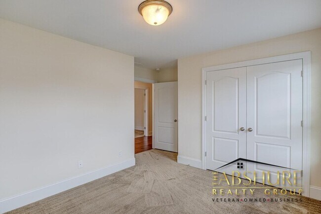 Building Photo - 112 Cahors Trail