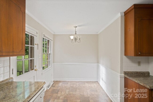 Building Photo - 4703 Fairheath Rd