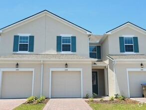 Building Photo - 3 Bedroom 2.5 Bathroom TOWNHOUSE NEAR DISNEY!