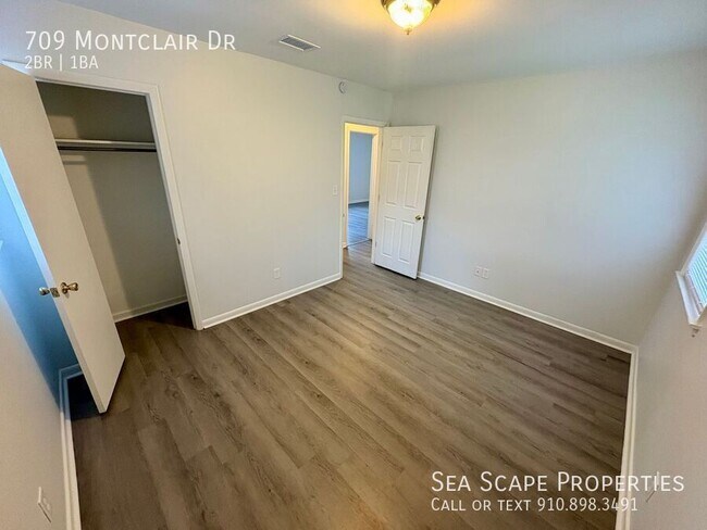 Building Photo - 709 Montclair Dr