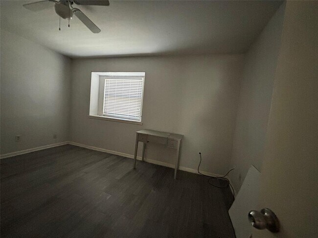 Building Photo - 3858 Willow Springs Ln