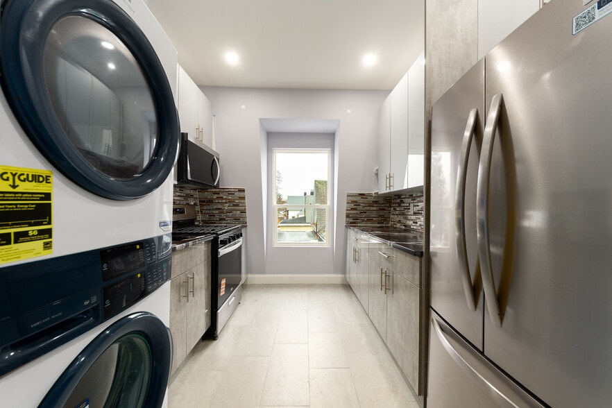 Building Photo - 222 Primrose Ave