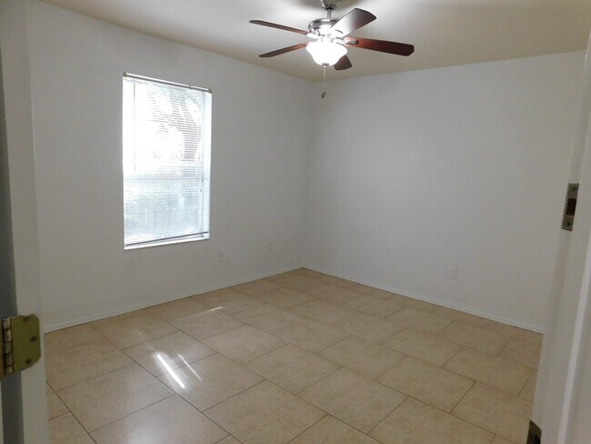 Building Photo - Seminole County - 3 bedroom, 2 bathroom.