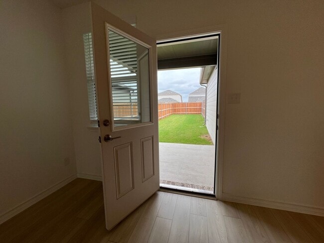 Building Photo - 204 Doodle Ln