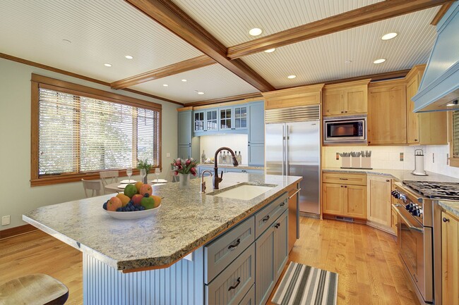 Building Photo - 3bd/3.75ba Sammamish Home