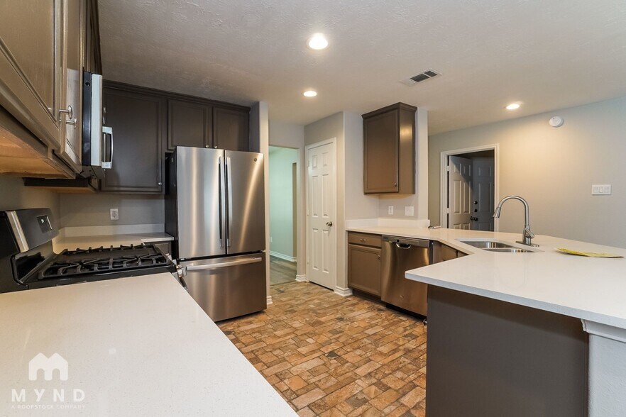 Building Photo - 32215 Archer Park