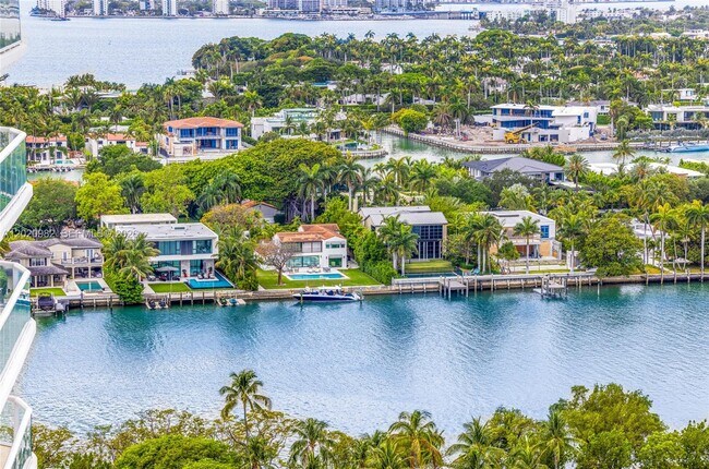 Building Photo - 6365 Collins Ave