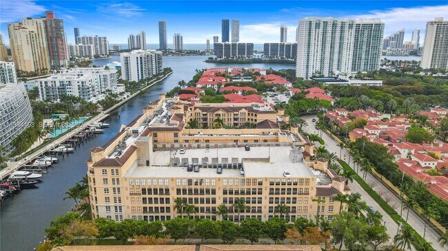 Building Photo - 3001 NE 185th St